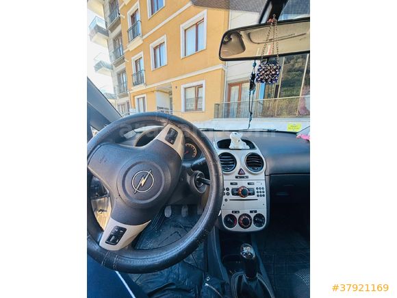 MEMURDAN DOSTA GİDEN OPEL CORSA