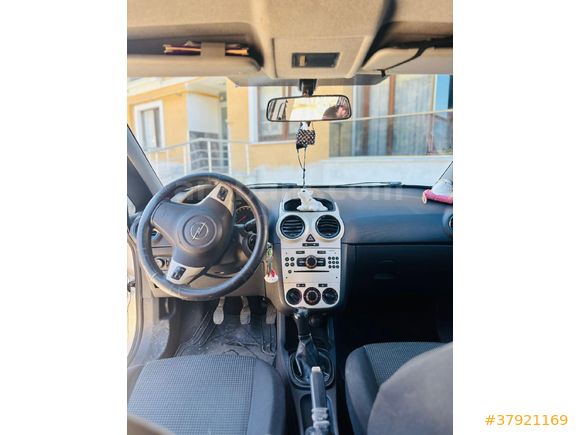 MEMURDAN DOSTA GİDEN OPEL CORSA