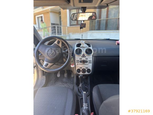 MEMURDAN DOSTA GİDEN OPEL CORSA