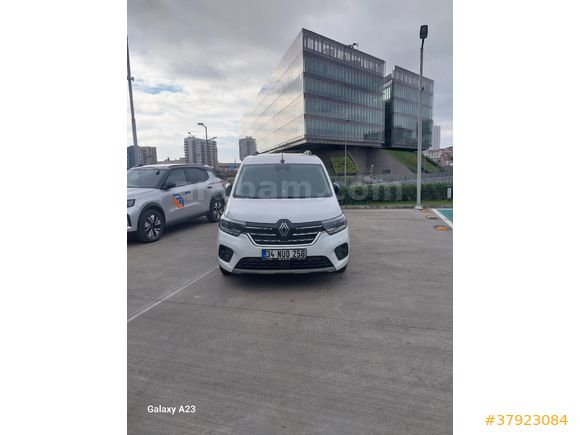 acil satılık 2025 renault kangoo 1.5 Bluedci