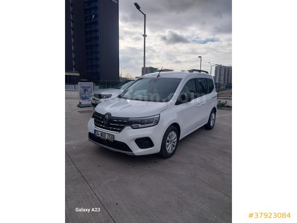 acil satılık 2025 renault kangoo 1.5 Bluedci