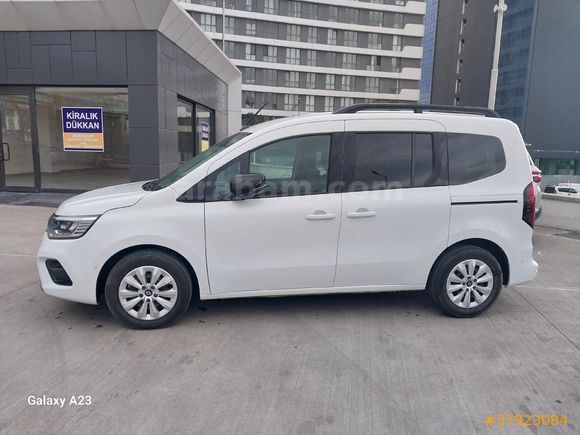acil satılık 2025 renault kangoo 1.5 Bluedci