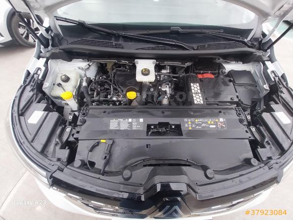 acil satılık 2025 renault kangoo 1.5 Bluedci