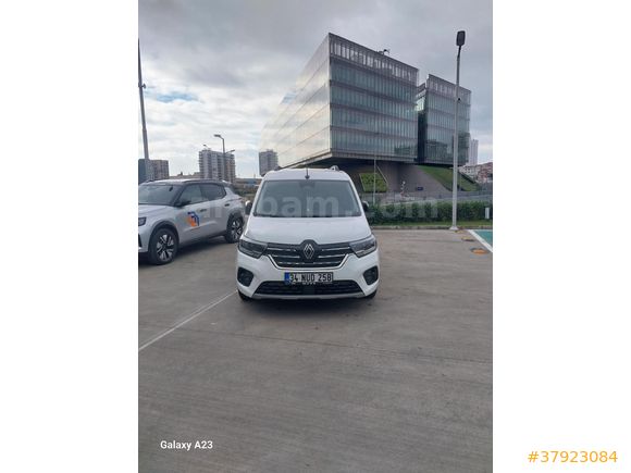 acil satılık 2025 renault kangoo 1.5 Bluedci