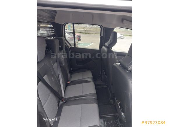 acil satılık 2025 renault kangoo 1.5 Bluedci