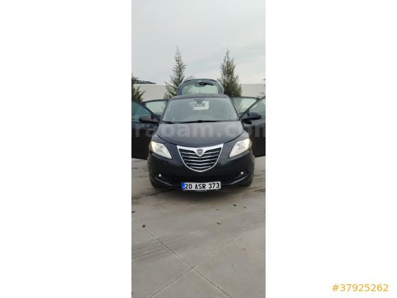 Sahibinden Lancia Ypsilon 1.3 Mjet 2013 Model