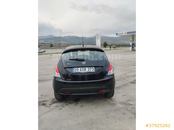 Sahibinden Lancia Ypsilon 1.3 Mjet 2013 Model