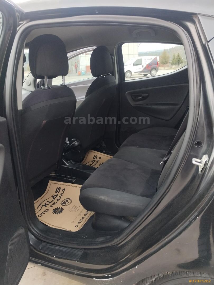 Sahibinden Lancia Ypsilon 1.3 Mjet 2013 Model Denizli 244.620 km Siyah 4