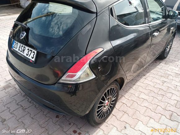 Sahibinden Lancia Ypsilon 1.3 Mjet 2013 Model