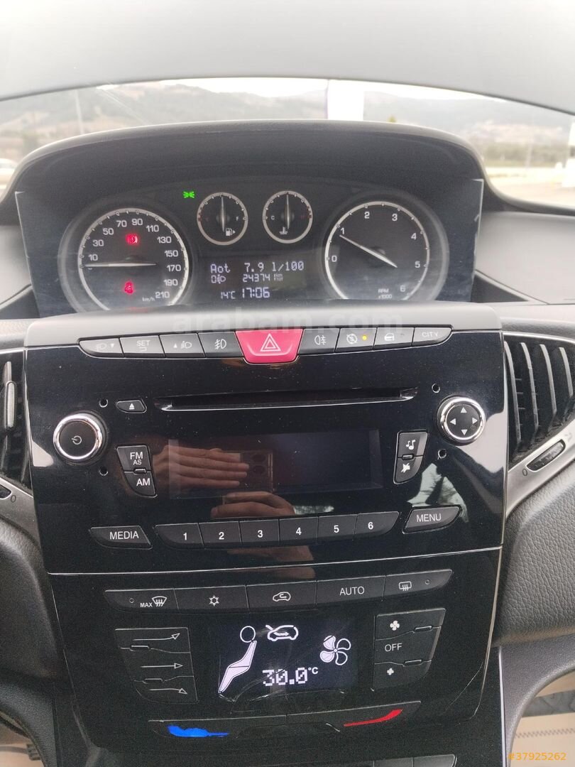 Sahibinden Lancia Ypsilon 1.3 Mjet 2013 Model Denizli 244.620 km Siyah 5