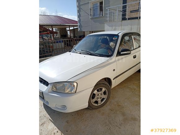 Sahibinden Hyundai Accent 1.3 LX HD 2000 Model  340.000 km Beyaz