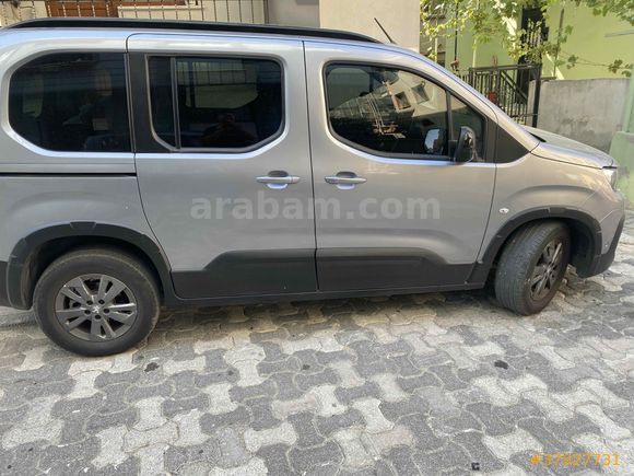 Sahibinden Peugeot Rifter 1.5 BlueHDI Allure 2023 Model  75,000km de Gri 130luk Anahtarsız giriş 