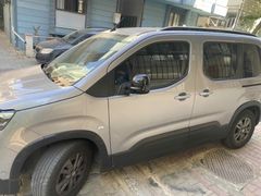 Sahibinden Peugeot Rifter 1.5 BlueHDI Allure 2023 Model  75,000km de Gri 130luk Anahtarsız giriş 