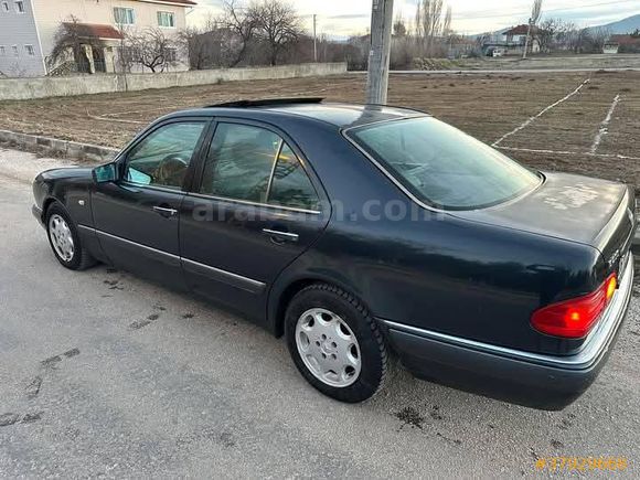 Galeriden Mercedes - Benz E 200 Elegance 1996 Model Kırıkkale