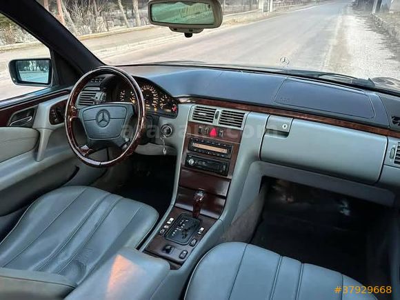 Galeriden Mercedes - Benz E 200 Elegance 1996 Model Kırıkkale