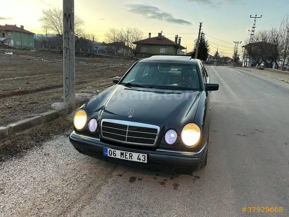 Galeriden Mercedes - Benz E 200 Elegance 1996 Model Kırıkkale