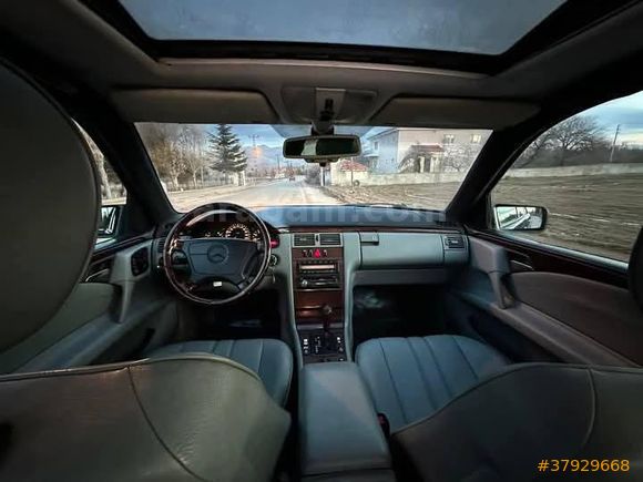 Galeriden Mercedes - Benz E 200 Elegance 1996 Model Kırıkkale
