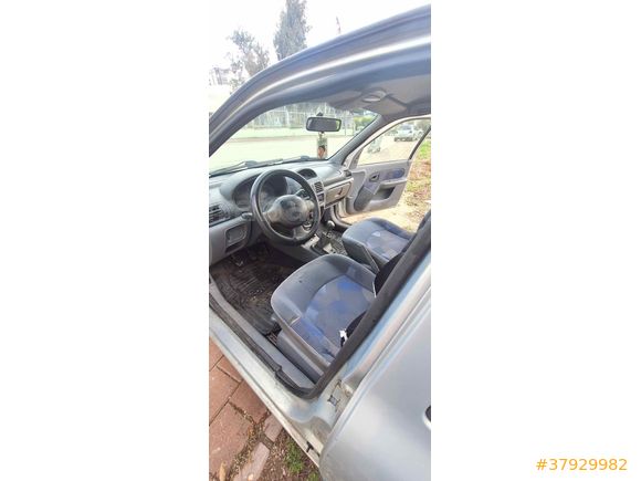 Sahibinden Renault Clio 1.4 2001 Model 