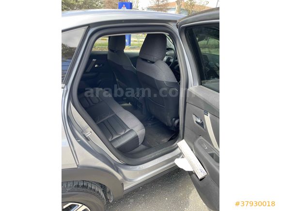 Sahibinden Citroen C4 1.2 PureTech Shine 2023 Model 