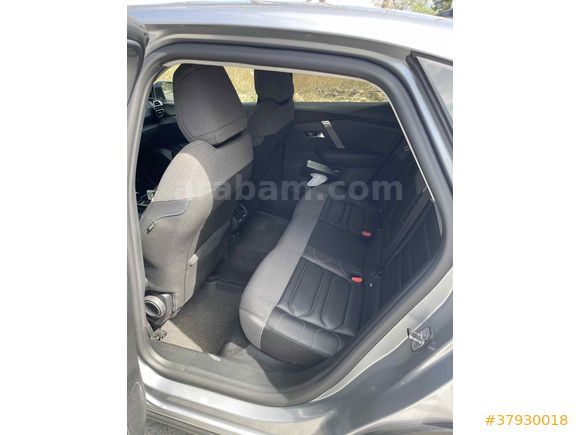 Sahibinden Citroen C4 1.2 PureTech Shine 2023 Model 