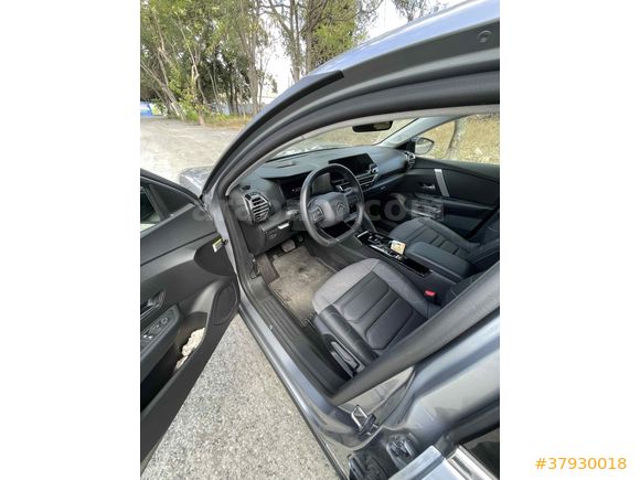 Sahibinden Citroen C4 1.2 PureTech Shine 2023 Model 
