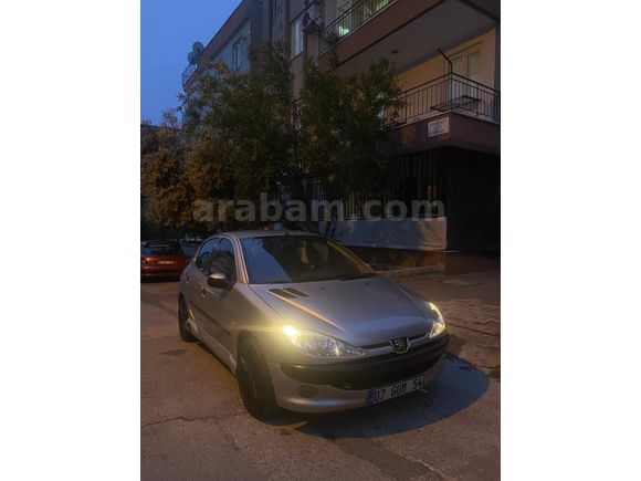Peugeot 206 1.4 HDI Dizel – Masrafsız, Ekonomik Araç
