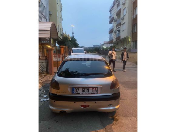 Peugeot 206 1.4 HDI Dizel – Masrafsız, Ekonomik Araç