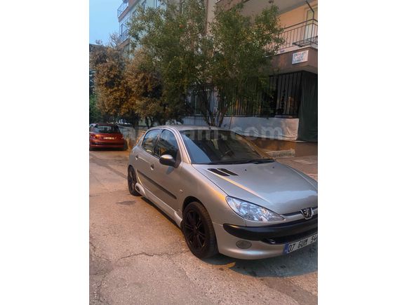 Peugeot 206 1.4 HDI Dizel – Masrafsız, Ekonomik Araç