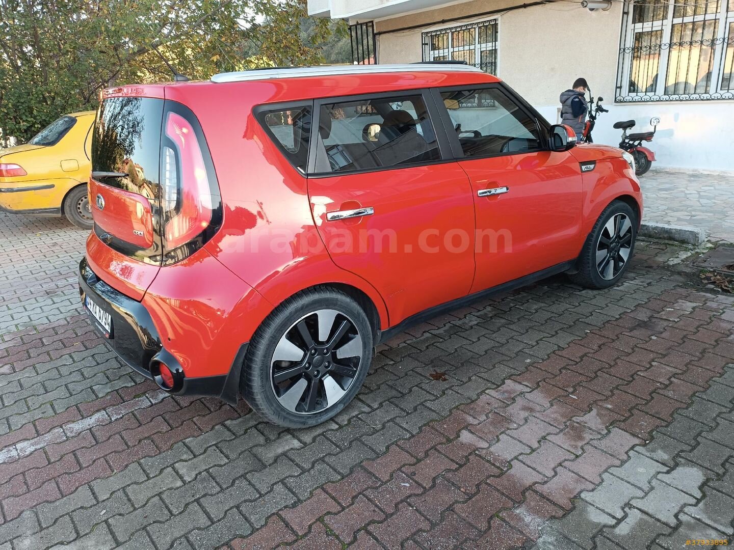 Sahibinden Kia Soul 1.6 CRDi Premium 2016 Model 102.000 km Kırmızı 4