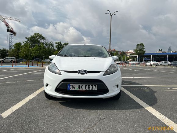 Sahibinden Bakimli Temiz kazasiz Ford Fiesta 1.4 TDCi Trend 2012 Model 