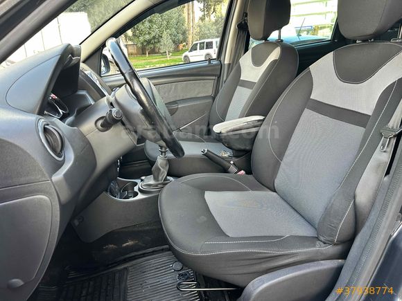 DACIA DUSTER 1.5 DCİ 4x2 LAURETTE 141.000 KİLOMETRE 