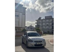 Sahibinden Hyundai Accent Blue 1.6 CRDI Mode Plus 2013 Model 