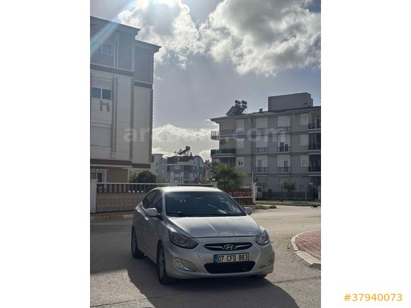 Sahibinden Hyundai Accent Blue 1.6 CRDI Mode Plus 2013 Model 