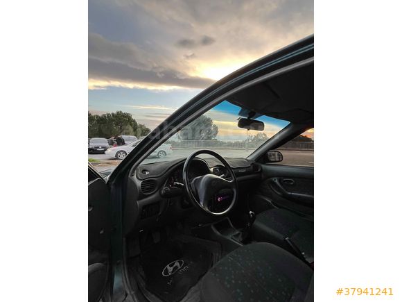 Sahibinden Hyundai Accent 1.5 GLS 2000 Model  209.000 km Yeşil