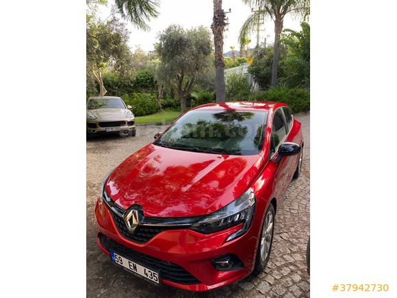 Sahibinden Renault Clio 1.0 TCe Touch 2023 Model Tekirdağ 35.000 km Kırmızı