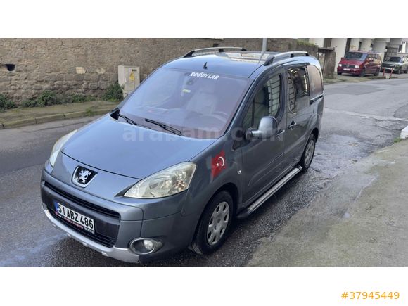 Sahibinden Peugeot Partner 1.6 HDI Premium Pack K. KARTI ÇEKİLİR 
