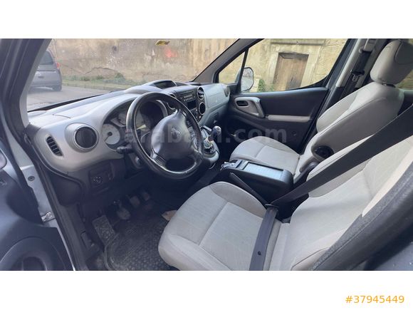 Sahibinden Peugeot Partner 1.6 HDI Premium Pack K. KARTI ÇEKİLİR 