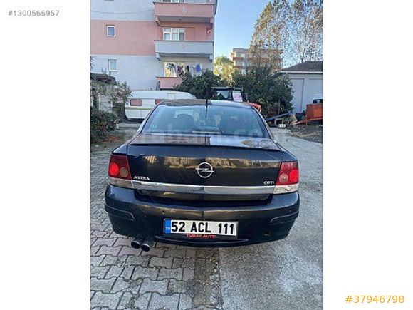 Temiz kullanılmış aile aracı