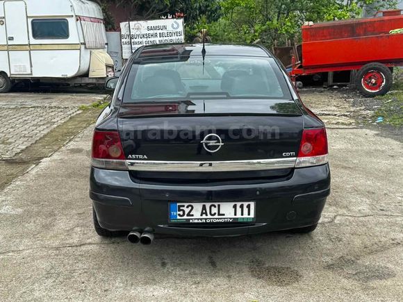 Temiz kullanılmış aile aracı