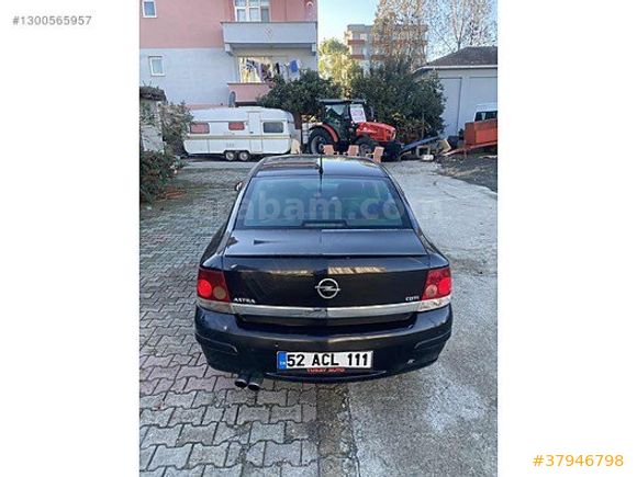 Temiz kullanılmış aile aracı