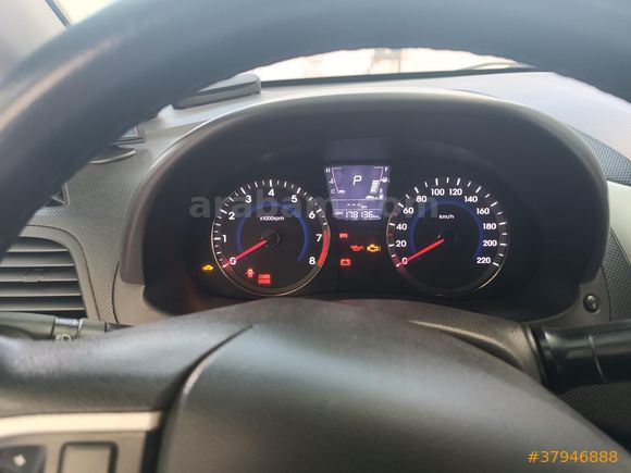 Sahibinden Hyundai Accent Blue 1.4 CVVT Mode 2011 Model