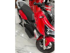  RKS REALE 125 KIRMIZI MAXİ SCOOTER 9 TAKSİT FIRSATIYLA/ NAKİT ALIMA ÖZEL 129.000 TL  