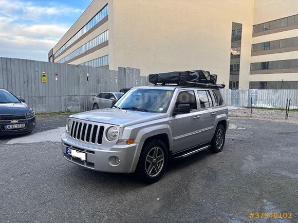 Jeep Patriot 2.0 CRD 4x4 Outdoor Tutkunlarına, Araç Üstü Çadırlı