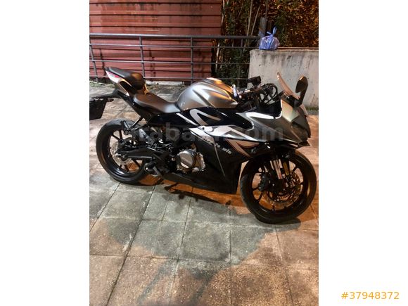 CFMOTO 250 SR 