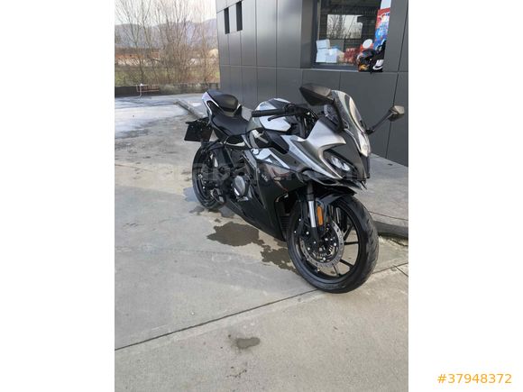 CFMOTO 250 SR 