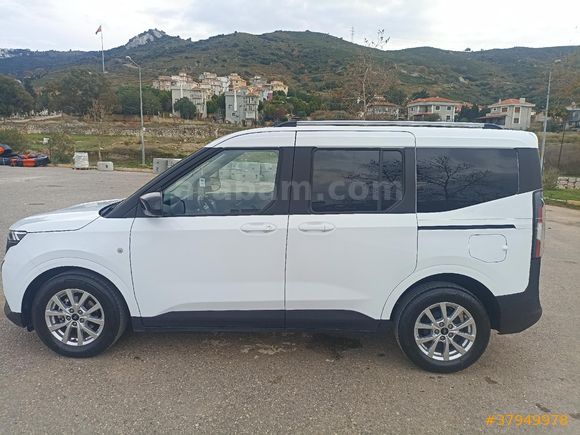TAKASLI  Sahibinden Ford Tourneo Courier 1.0 EcoBoost Titanium 2024 Model
