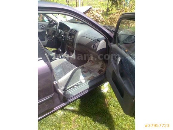 Sahibinden Mazda 323 1.8 2000 Model 