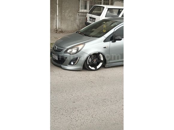 2012 Corsa Essentia modeli