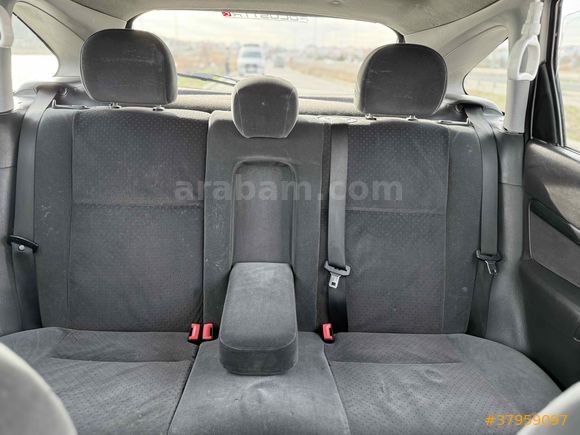 Sahibinden Ford Focus 1.6 Ghia 2002 Model