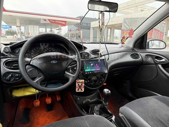 Sahibinden Ford Focus 1.6 Ghia 2002 Model